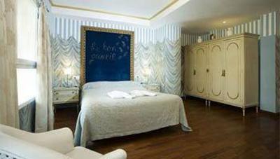 фото отеля Rooms Deluxe Hotel
