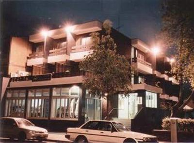 фото отеля City Crown Motel