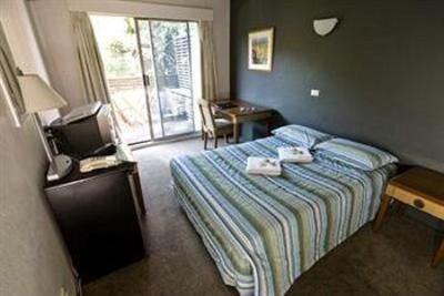 фото отеля City Crown Motel