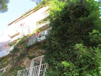 фото отеля Hostellerie De L'Abbaye Calvi