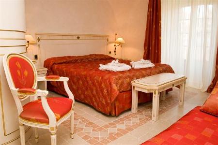 фото отеля Hostellerie De L'Abbaye Calvi