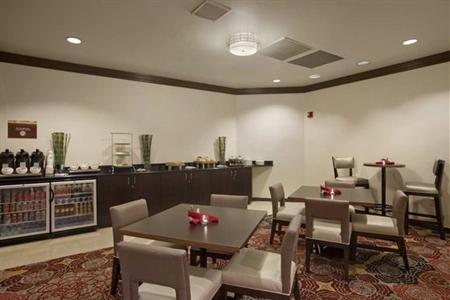 фото отеля Hilton Suites