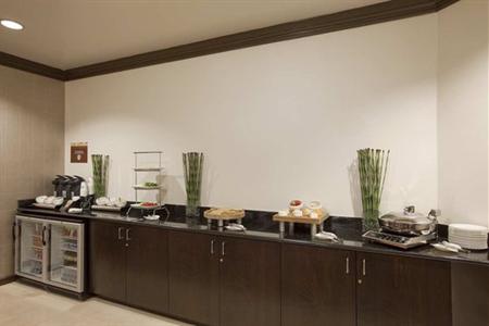 фото отеля Hilton Suites