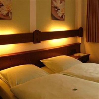 фото отеля Hotel zum Walde