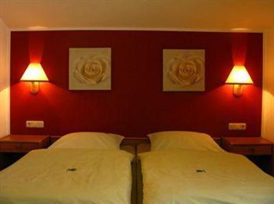 фото отеля Hotel zum Walde