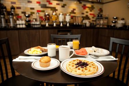 фото отеля BEST WESTERN Golden Spike Inn & Suites