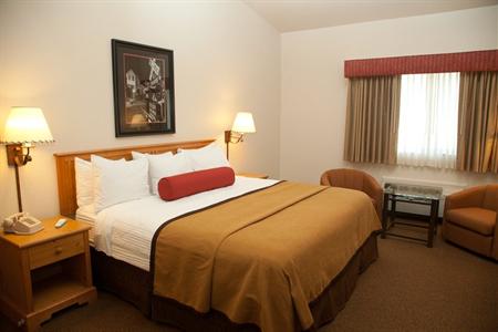 фото отеля BEST WESTERN Golden Spike Inn & Suites