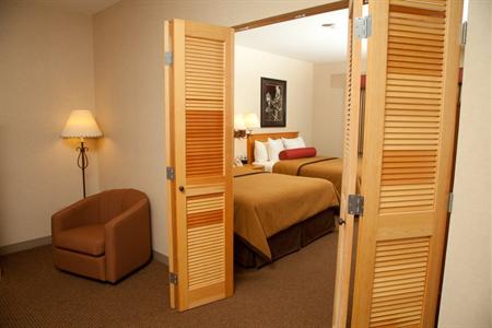 фото отеля BEST WESTERN Golden Spike Inn & Suites