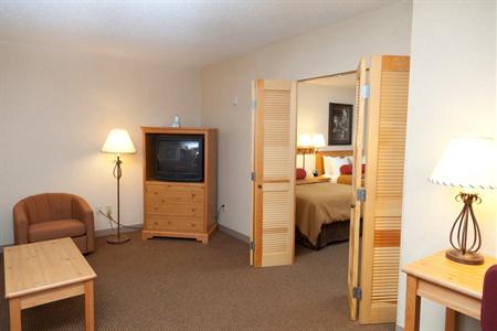 фото отеля BEST WESTERN Golden Spike Inn & Suites