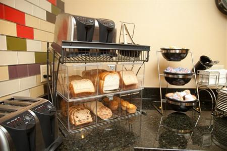 фото отеля BEST WESTERN Golden Spike Inn & Suites