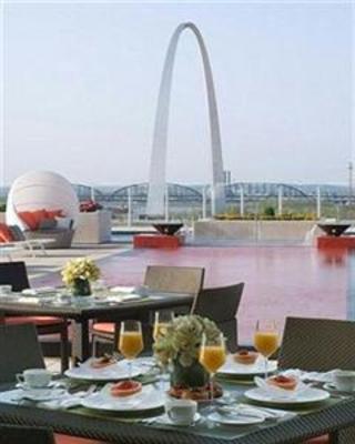 фото отеля Four Seasons Hotel St. Louis