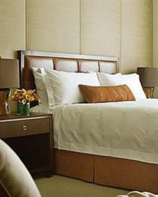 фото отеля Four Seasons Hotel St. Louis