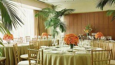 фото отеля Four Seasons Hotel St. Louis