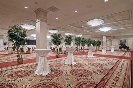 фото отеля Hilton St. Louis Frontenac