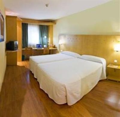 фото отеля Hotel Ibis Madrid Alcala la Garena