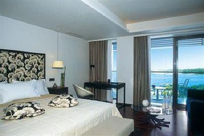фото отеля Classical Vouliagmeni Suites