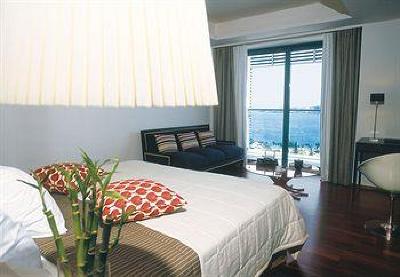 фото отеля Classical Vouliagmeni Suites