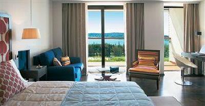 фото отеля Classical Vouliagmeni Suites