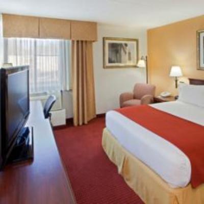 фото отеля Holiday Inn Express Reston Herndon-Dulles Airport