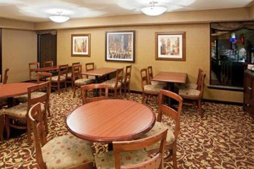 фото отеля Holiday Inn Express Reston Herndon-Dulles Airport