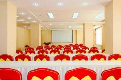 фото отеля Yizheng Holiday Hotel