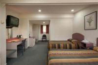 фото отеля Heartland Hotel Croydon
