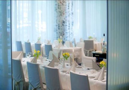 фото отеля Park Inn by Radisson Bochum