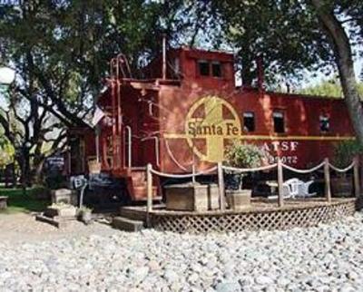 фото отеля Featherbed Railroad Bed & Breakfast Resort