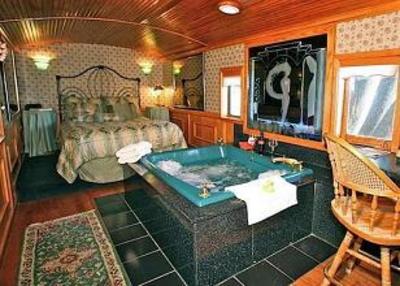 фото отеля Featherbed Railroad Bed & Breakfast Resort