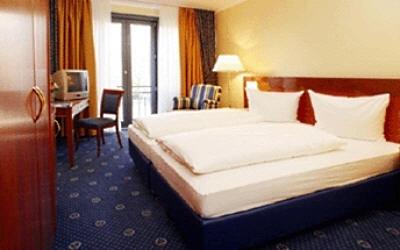 фото отеля Ramada Plaza City Centre Hotel & Suites