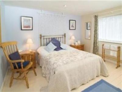 фото отеля The Crown & Garter Bed & Breakfast Hungerford