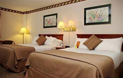фото отеля Royal Oak Inn & Suites Brandon City