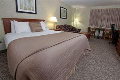 фото отеля Royal Oak Inn & Suites Brandon City