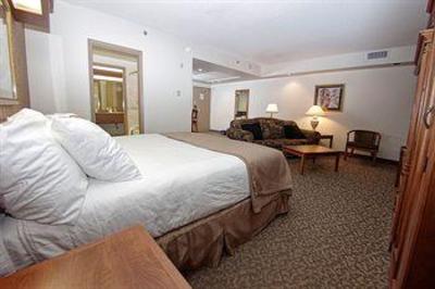 фото отеля Royal Oak Inn & Suites Brandon City
