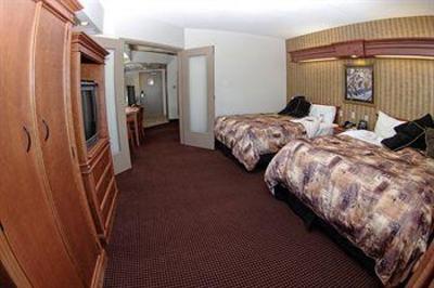 фото отеля Royal Oak Inn & Suites Brandon City