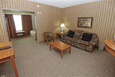 фото отеля Royal Oak Inn & Suites Brandon City