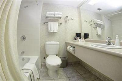 фото отеля Royal Oak Inn & Suites Brandon City
