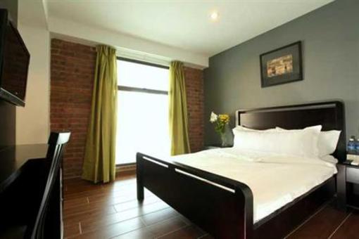 фото отеля Crossroads Hotel
