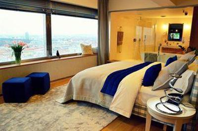 фото отеля One Room Hotel