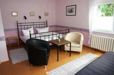 фото отеля Pension Am Waldesrand