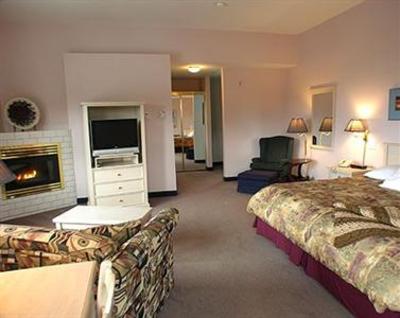 фото отеля Quarterdeck Inn & Marina Resort
