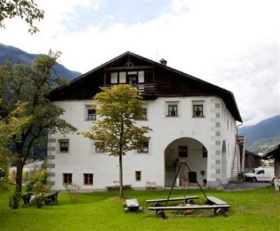 фото отеля Romedihof Backpacker Hostel