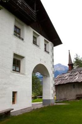 фото отеля Romedihof Backpacker Hostel