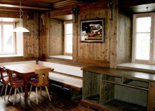 фото отеля Romedihof Backpacker Hostel