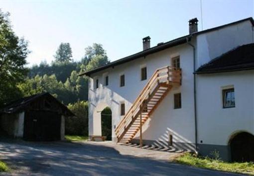 фото отеля Romedihof Backpacker Hostel