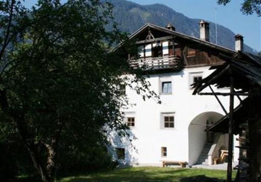 фото отеля Romedihof Backpacker Hostel