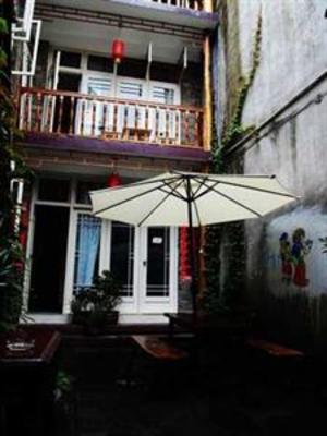 фото отеля Fenghuang Huxiangyi International Youth Hostel