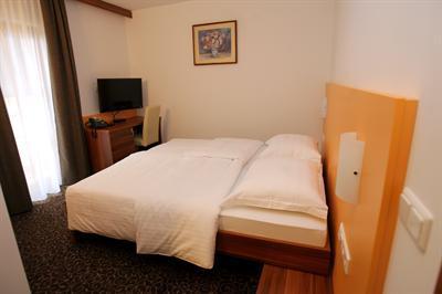 фото отеля Hotel & Apartments Vodnik