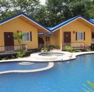 фото отеля Blue Lagoon Inn & Suites