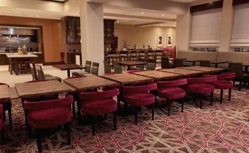 фото отеля Hilton Garden Inn Victoria